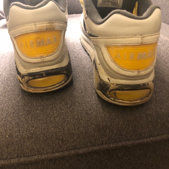 Nike Livestrong Edition Airmax Size 6.5 - Picture 3 of 6